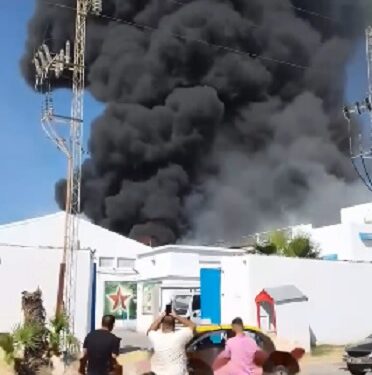 Incendie dans une usine de fabrication de barques à Ksar Saïd