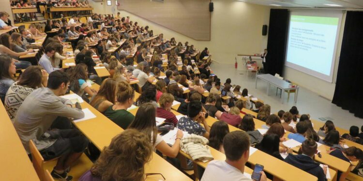 Près de 200 étudiants tunisiens confrontés à un blocage administratif en Italie