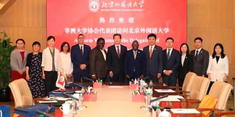 L’Université de Tunis signe un accord de coopération académique à Pékin